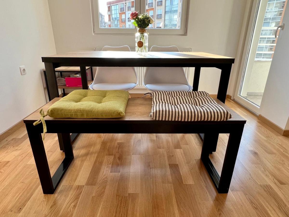 Sara'S Apartment Cozy And Close To Center With Private Parking Skopie Exterior foto
